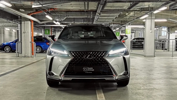 Lexus UX cena 132900 przebieg: 31951, rok produkcji 2019 z Kraków małe 154